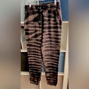 Rail’s NWT super soft cozy black and brown sweatpants tie dye pockets